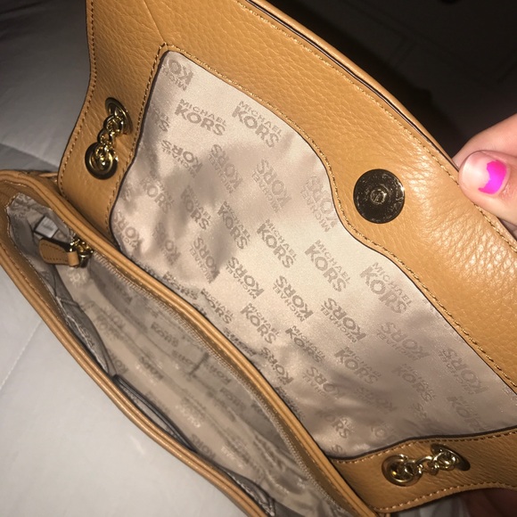 Michael Kors - Picture 2 of 3